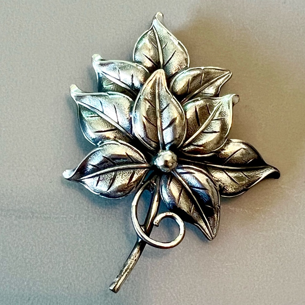 Botticelli Vintage Silver Tone Leaves Floral Brooch Pin EUC